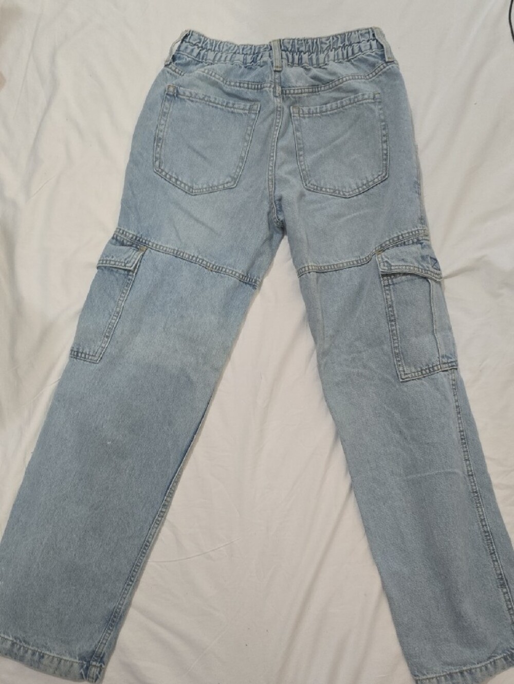 Aeropostale Light Wash Relaxed Cargo Jeans - Picture 4 of 4